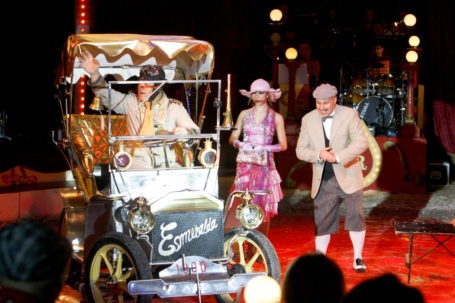 Een zeer gevarieerde jubileumshow heeft Circus Royal. (Foto: Thymen Stolk)