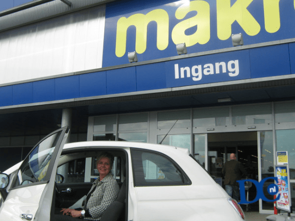 Makro reikt Fiat 500 uit