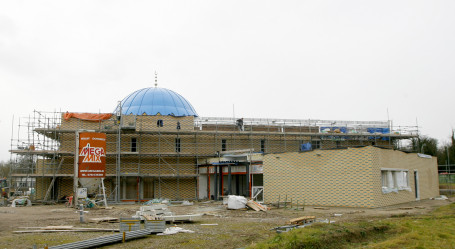 Nieuwe moskee in Wielwijk krijgt een kleurrijk aanzicht