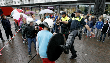 Papendrecht Markt - Demonstraties hulpdiensten