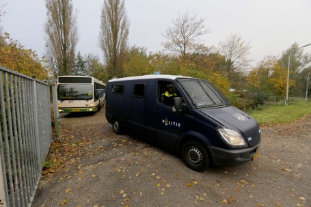 MobieleEenheid oefent in FC Dordrecht stadion