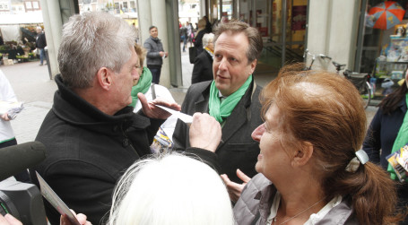 D66 flyert VOOR het referendum2