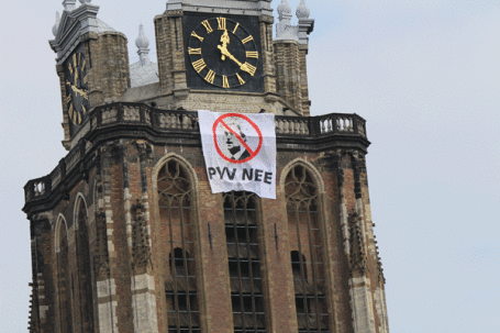 Hectiek rond bezoek Wilders Statement op de Grote Kerk (Foto van actievoerders)