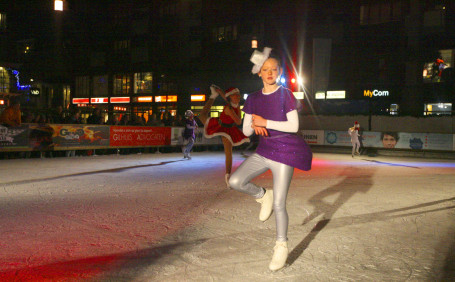 Opening Kerstijsbaan Statenplein