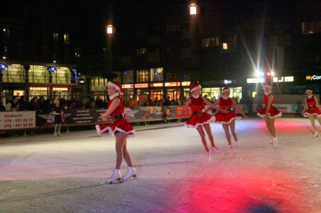 Opening Kerstijsbaan Statenplein