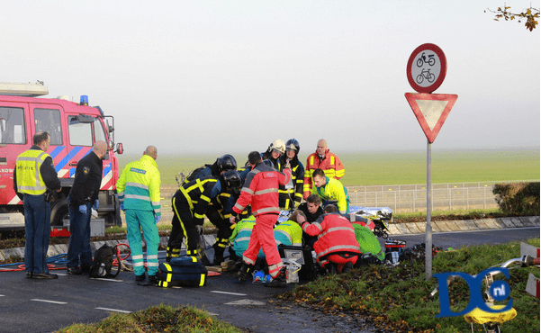Vrachtwagen schept 11-jarige jongen