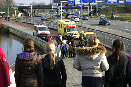 Meisje gewond na val van  fiets Laan dv Naties Dordrecht2