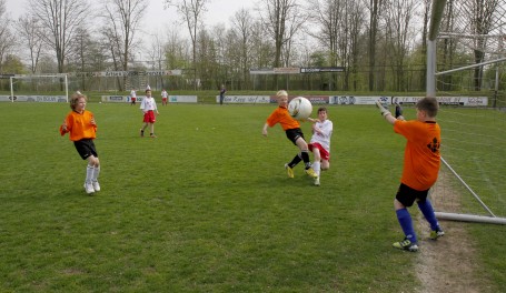 Schoolvoetbal gestart