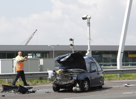 2 gewonden bij ongeluk met meerdere wagens A16