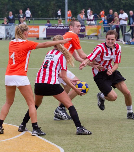 Oranje wit te sterk voor DeetosSnel Dordrecht 