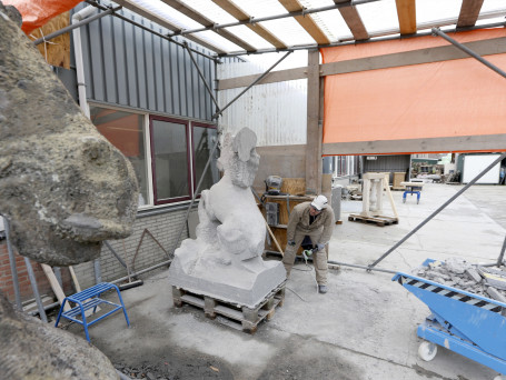 Beeldengroep gebouw De Holland krijgt vorm2