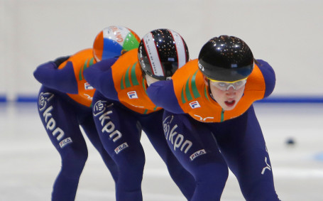 Nederlands Shorttrack rijdt zich warm