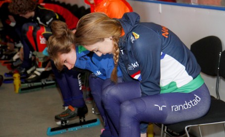 Nederlands Shorttrack rijdt zich warm