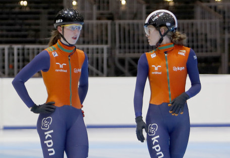 Nederlands Shorttrack rijdt zich warm