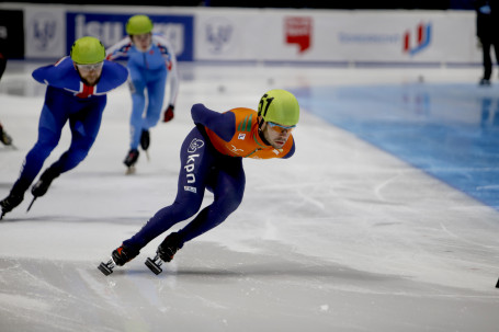 1500 m Heren Sjinkie Knegt EK shorttrack dordrecht3