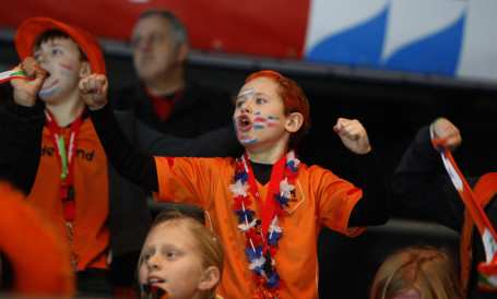 2200 kinderen maken sfeer op EK shorttrack Sportboulevard Dordre5