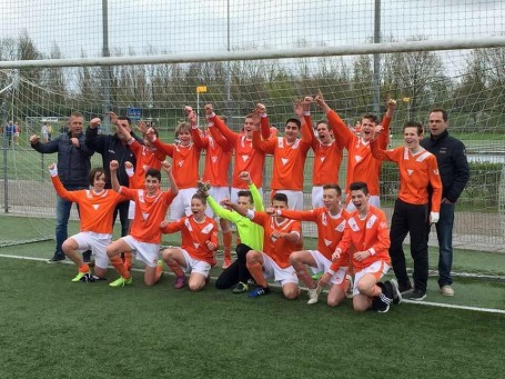 Kampioenen bij Oranje Wit Oranje Wit B5.