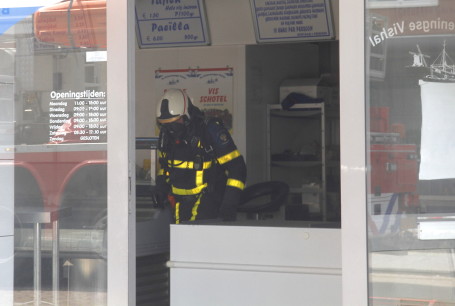 Brand in viswinkel Admiraalsplein (3)