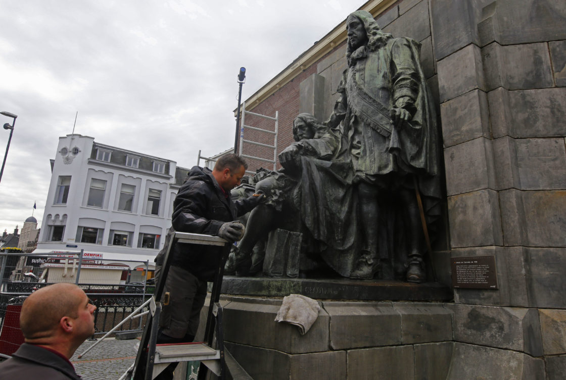 Gebroeders De Witt gepoetst - DordtCentraal | Gratis huis-aan-huis