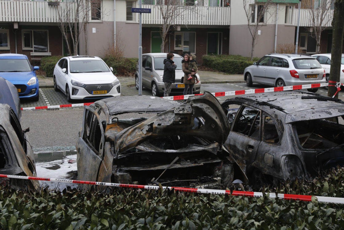 Drie auto's uitgebrand in Zwijndrechtse straat DordtCentraal Gratis