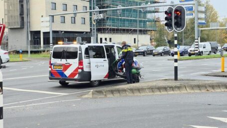 Scooterrijder gewond na aanrijding met auto