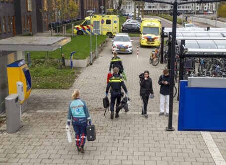 Medereizigers reanimeren man in trein richting Arnhem