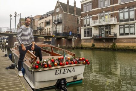 Met Glühwein door verlicht Dordrecht: decembermagie vanaf de boot