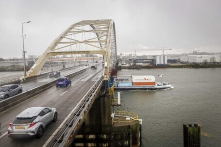 Papendrechtsebrug negen maanden dicht: campagne roept op tot ander reisgedrag