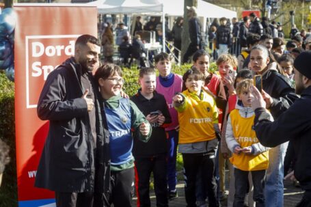 Touzani aanwezig bij start FC Straat in Stadspolders