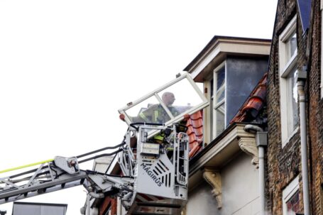 Krappe straat bemoeilijkt inzet brandweer bij woning in Dordrecht