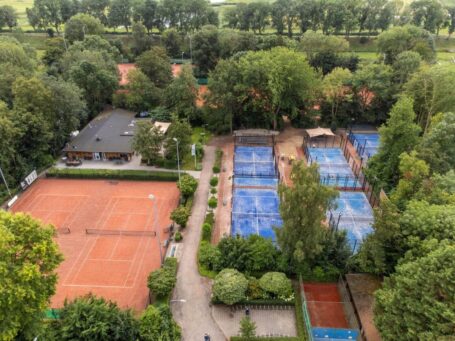 Jeugdclinics tennis en padel bij C.C.
