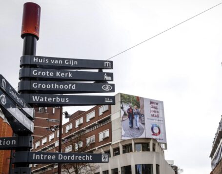 Dordrecht maakt stadsmerk zichtbaar in binnenstad en campagnes