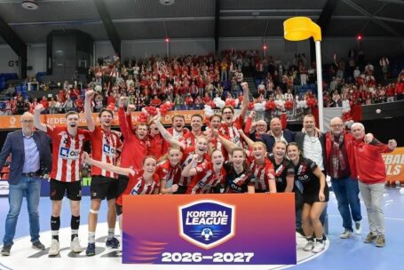 DeetosSnel klopt Blauw Wit en promoveert naar de Korfbal League!